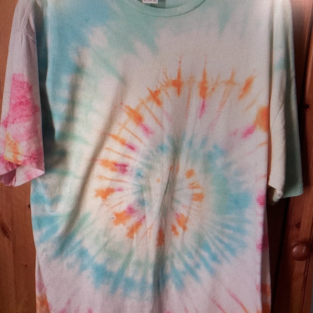 Gildan Orange and Pink Short Sleeve Tees